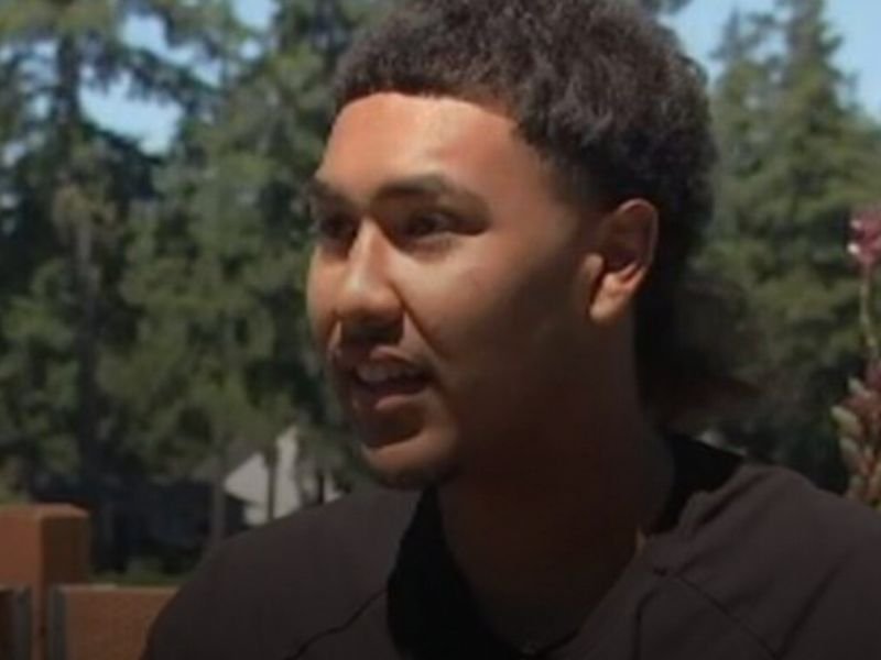 Teenager Recounts 30-Minute Standoff With Bear That Attacked Him on Mount Si